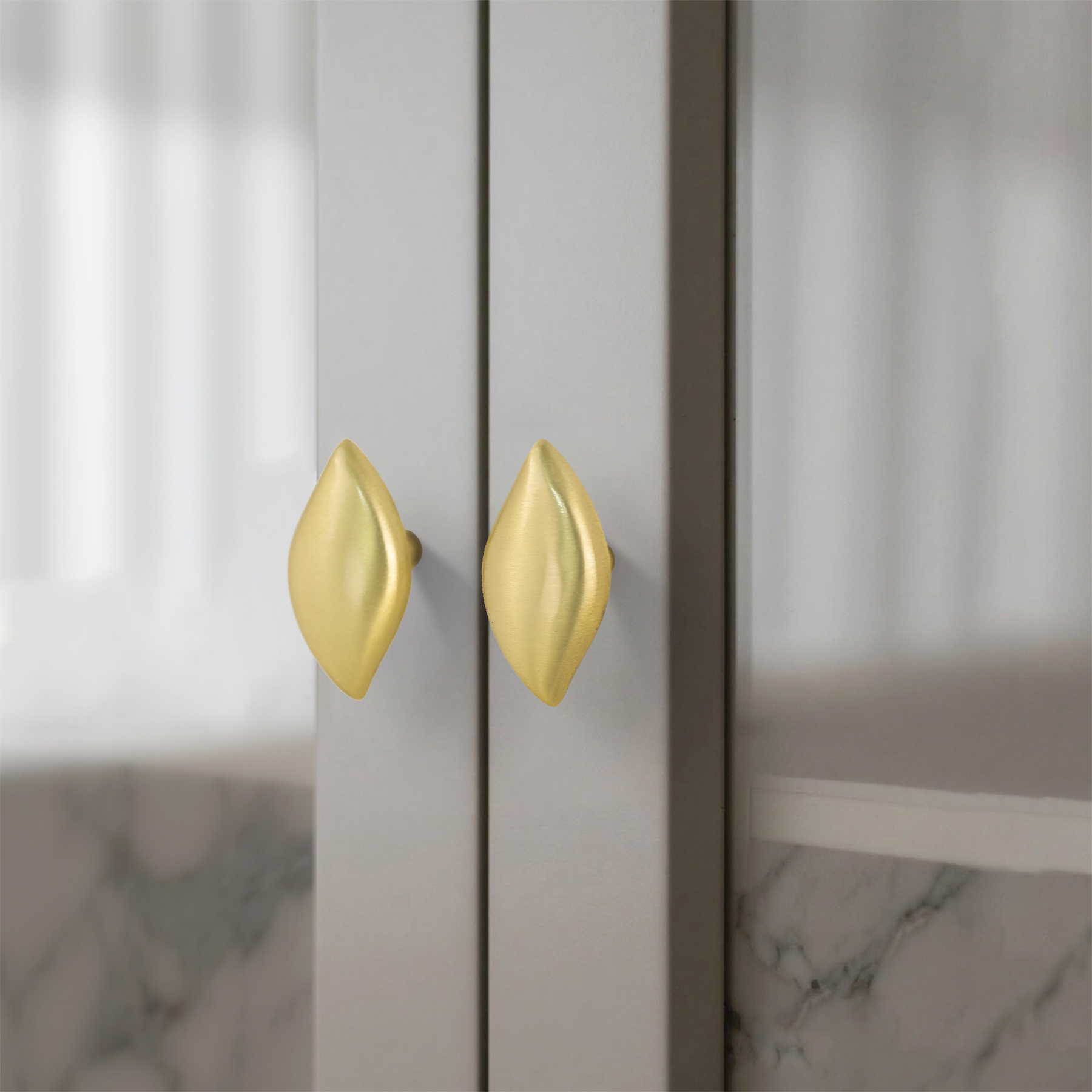 Leaf brass pull product view