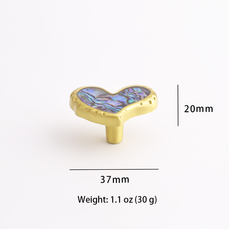 Green heart-shaped shell brass pull