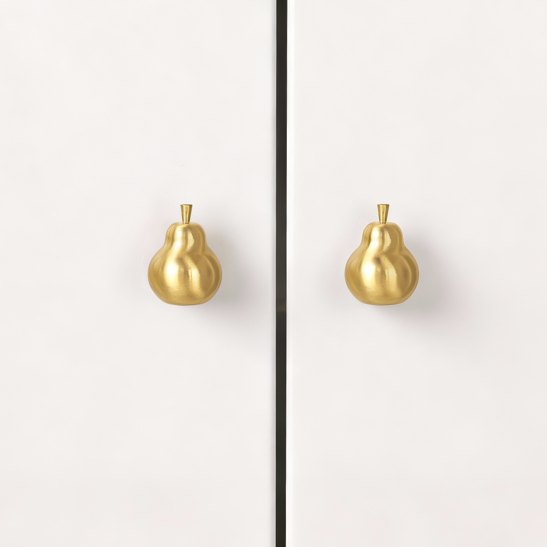 Pear brass knob detail